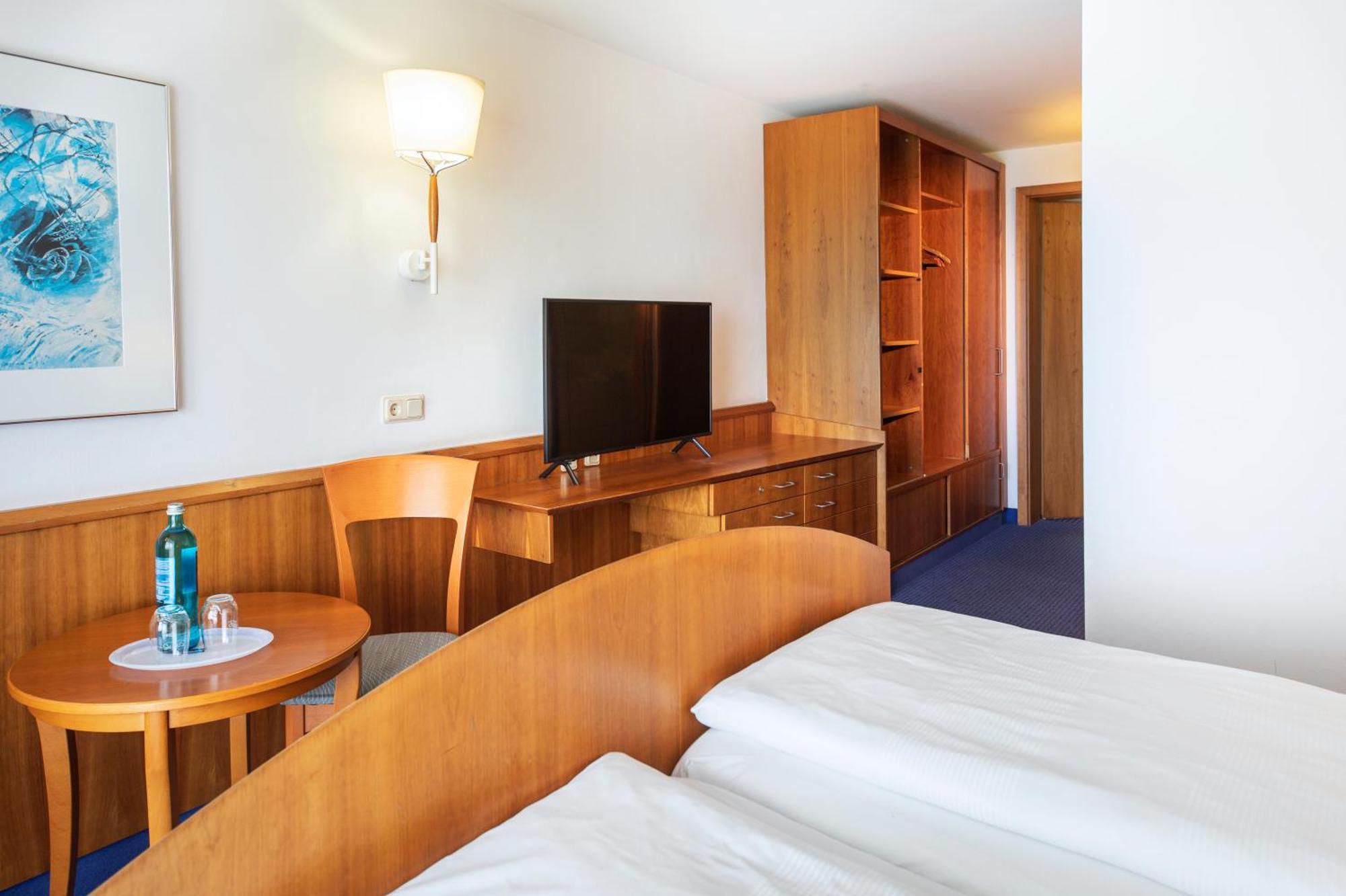 Roomingtons Karoli ולדקירכן מראה חיצוני תמונה