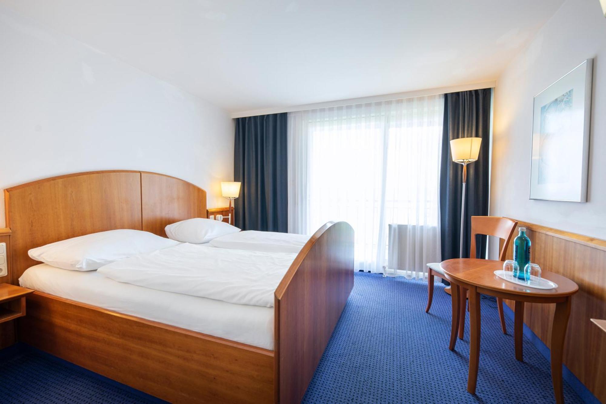 Roomingtons Karoli ולדקירכן מראה חיצוני תמונה