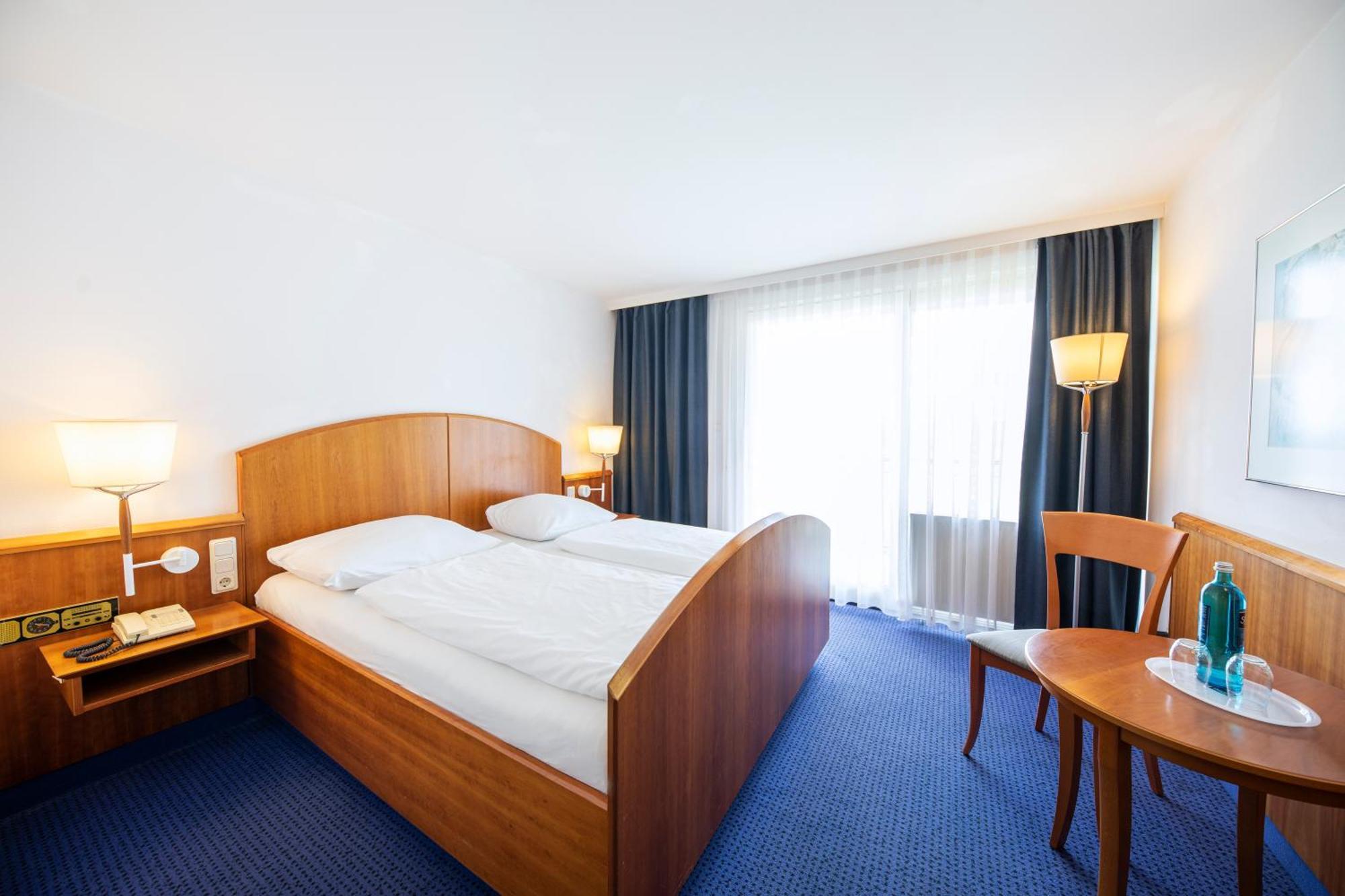 Roomingtons Karoli ולדקירכן מראה חיצוני תמונה