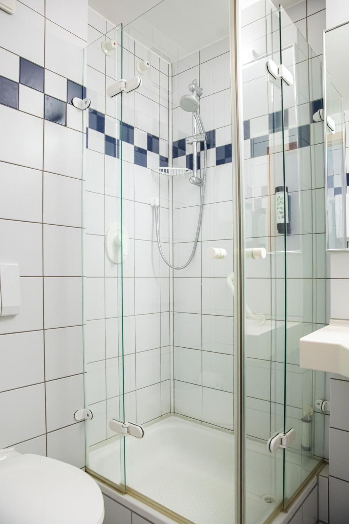 Roomingtons Karoli ולדקירכן מראה חיצוני תמונה